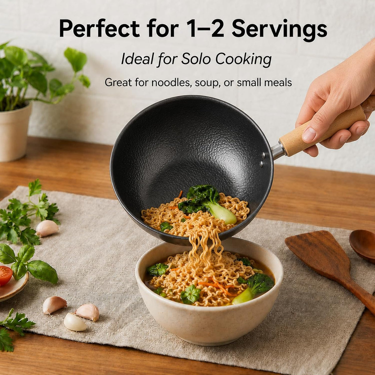 Small Carbon Steel Wok with Lid, 7-Inch 1.5QT Flat Bottom Pan